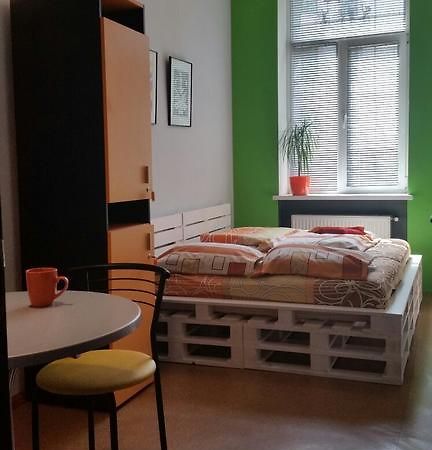 The Georgehouse Hostelリヴィウ エクステリア 写真
