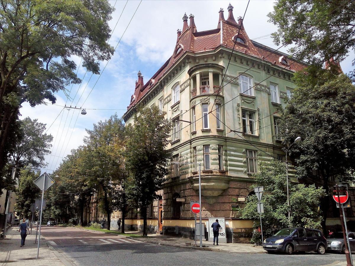 The Georgehouse Hostelリヴィウ エクステリア 写真